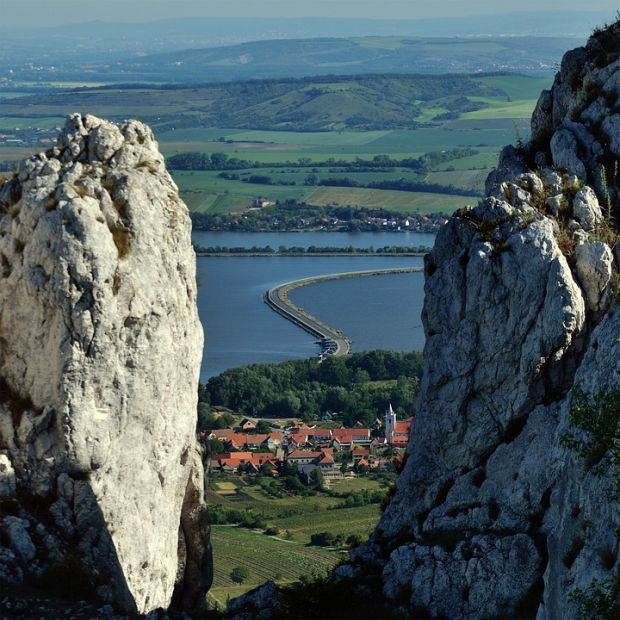 VÝZNAMNÁ MÍSTA PÁLAVY